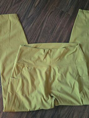 STELLE Olive Green Athletic/Athleisure Workout Ankle Leggings NWOT/SIZE XL